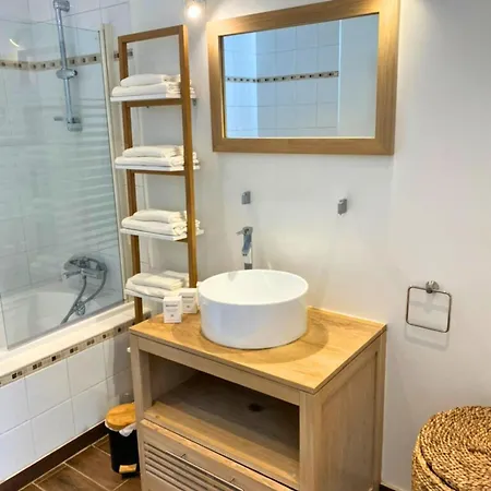 Maisonnette -2ch - 4p - Parking Privé - Sous Les Toits De * Wambrechies