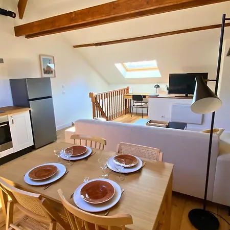 Maisonnette -2ch - 4p - Parking Privé - Sous Les Toits De